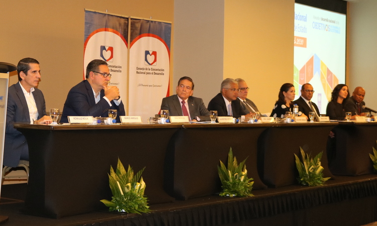 Candidatos presidenciales firman “Compromiso por una Visión de País Compartida” ante el Consejo de la Concertación