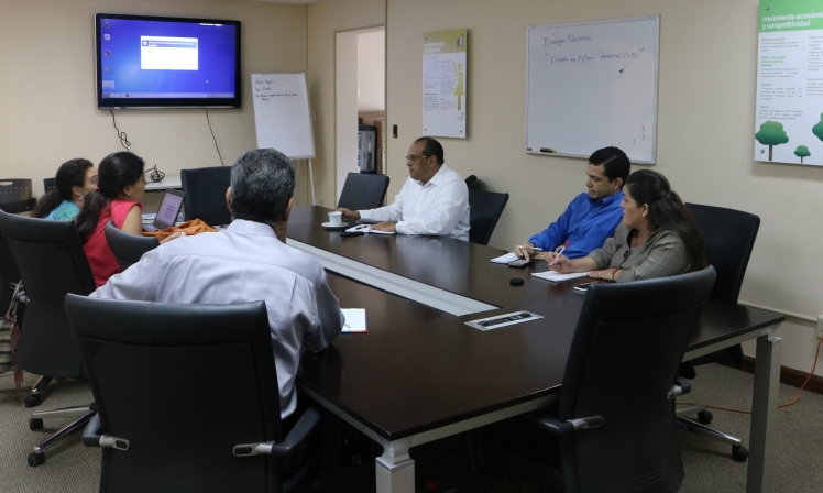 Expertas en desarrollo sostenible  visitan las oficinas de la Concertación