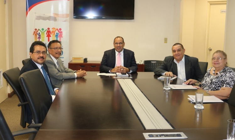 Catedráticos de la Universidad de Panamá se reúnen con Secretario Ejecutivo