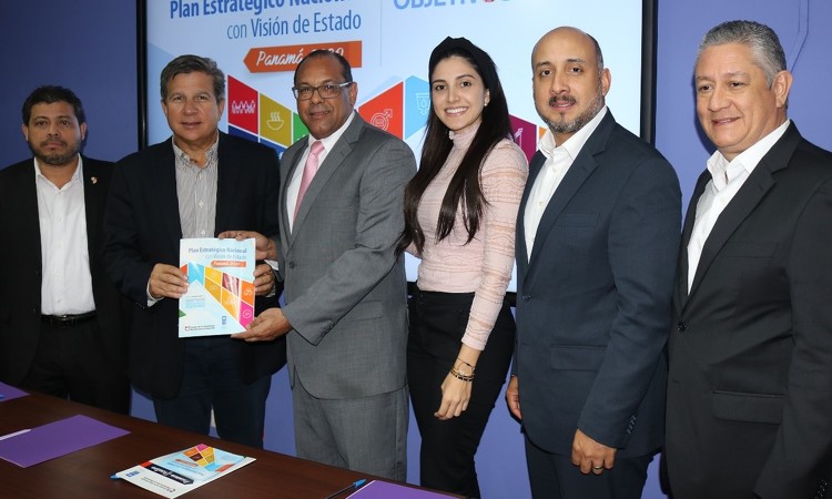 Secretario Ejecutivo presenta Plan “Panamá 2030” en el Partido Panameñista
