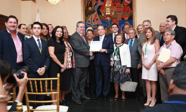 Concertación hizo entrega formal de propuesta de reformas constitucionales acordadas en plenario del Consejo
